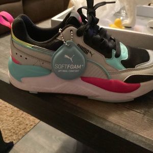 Puma woman shoe size 6